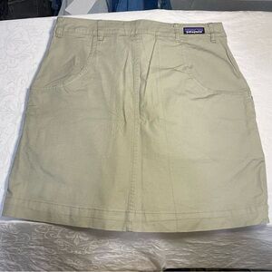 Patagonia Stand Up Skirt Women’s Size 10 Shale Olive Green Velcro Back Pockets
